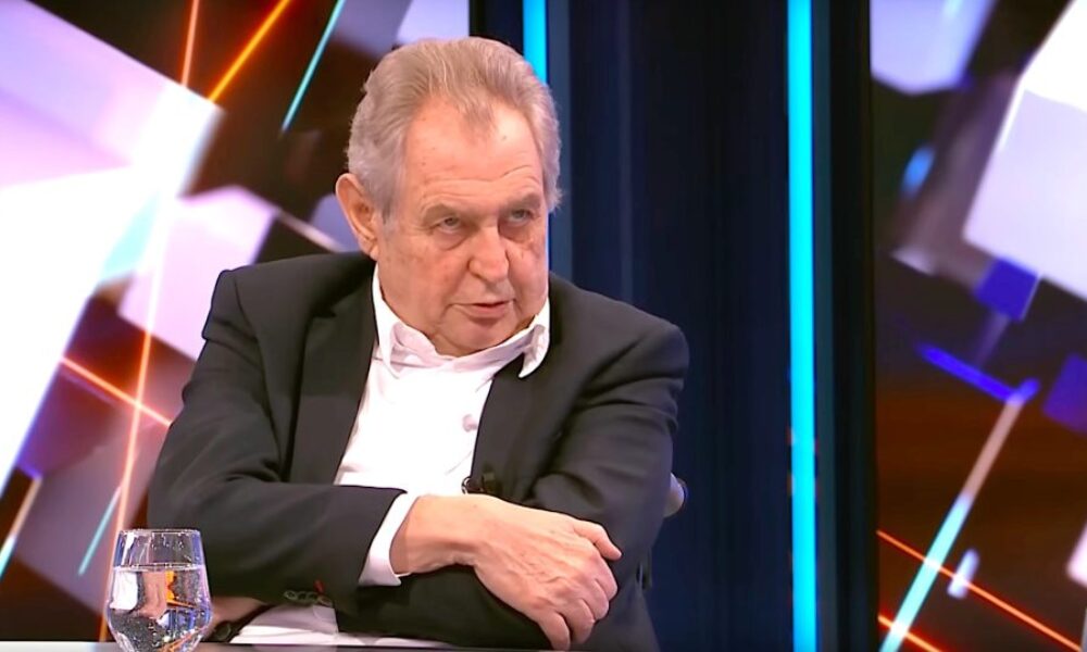 „NATO potřebujeme. Rusko je agresor, má to v genech. Trump vydírá Ukrajinu i Rusko. Jen totální idiot by se vzdal členství Česka v EU,“ vyhlásil český exprezident Miloš Zeman 