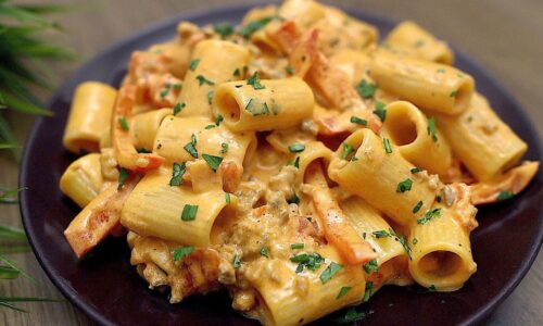 Ein einfaches und köstliches Nudelrezept zum Abendessen in 15 Minuten.