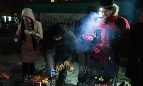 Na Ukrajině velí „generál Mráz“. Jak Ukrajinci přežívají uprostřed zimy bez světla a tepla?