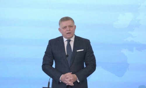 Fico stojí na strane agresora a pomáha masovému vrahovi, kritizuje Matovičovo hnutie