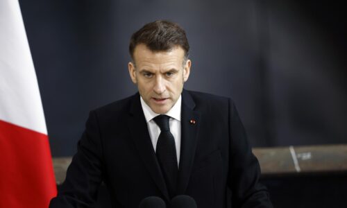 Macron požiadal Netanjahua, aby upustil od pozemnej ofenzívy v Libanone. Rokoval aj s predstaviteľmi Libanonu