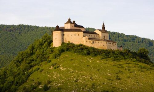 Hrad Krásna Hôrka nebol piatkovým požiarom ohrozený, informuje Slovenské národné múzeum