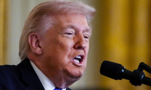 Vedenie Iránu je zbavené vplyvu. Nové bude musieť dobre zaobchádzať s USA a Izraelom, tvrdí Trump