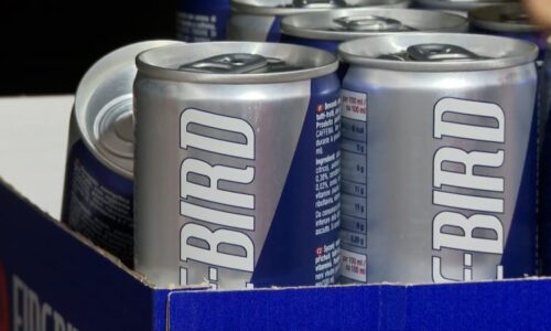 Zákaz energy drinků pro děti a mladistvé, požaduje Bém. Babiš chce znovu řešit i kratom