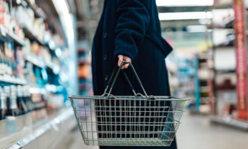 Velikonoční otevírací doba PŘEHLEDNĚ: Některé obchody mají výjimku. Jak to bude s rozvážkou?