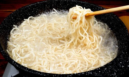 This easy recipe surprised everyone! Use instant noddle  to make a delicious meal !