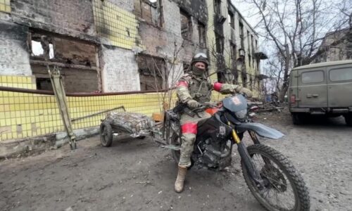 Záběry likvidace okupantů na motocyklech. Ukrajinci se pochlubili odražením ruského útoku