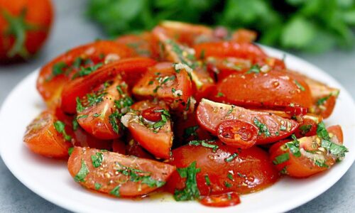 Eine sehr einfache Sommer-Tomaten-Vorspeise. Lecker und einfach!
