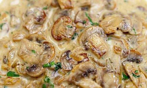 Das beste Rezept für cremige Pilzsauce! Einfach und sehr lecker!