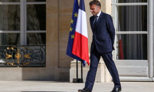 Macron bude s európskymi lídrami rokovať o zákaze sociálnych sietí maloletým