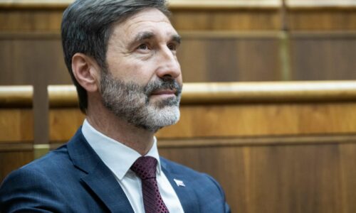 Blanár spochybňuje Magyarove slová o zvážaní migrantov. Spájať to so Smerom je „konšpiračná hlúposť“, tvrdí