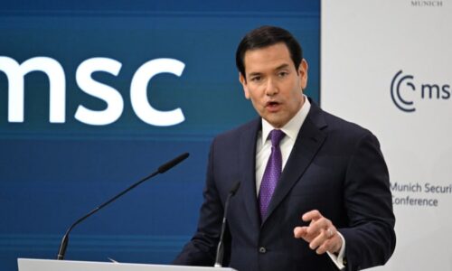 Ekonomická jaderná zbraň a ještě se tím chlubí, nařkl Rubio Írán. Zuří kvůli blokádě Hormuzu