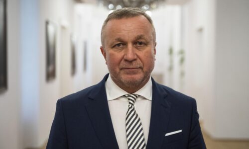 Zaujatý voči advokátovi Parovi? Minister Susko neuspel, sudca Najvyššieho súdu Kliment zostáva v talári