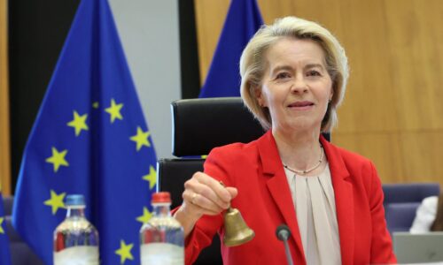 Chceme menej predpisov. Na von der Leyenovú silnie tlak z vlastných radov, nešetrili ju nemeckí poslanci