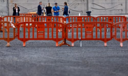 Rúška aj vyšetrenia. Pasažierov z lode s hantavírusom čaká na Tenerife vyloďovanie v prísnom režime