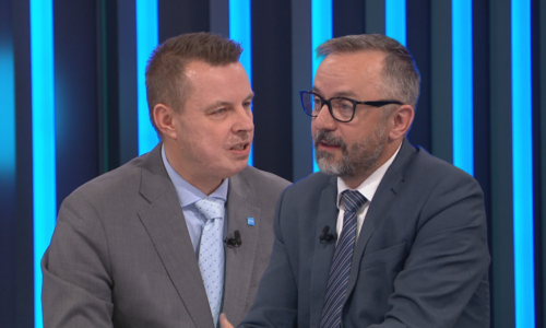 Znásilnění dcery, grácie „nácka“ i Okamurova omluva: Poslanci se pohádali o sudetský sjezd