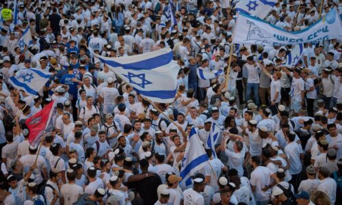 Palestínčania sa schovali doma. Izraelskí nacionalisti pochodovali Jeruzalemom, niektorí priali smrť Arabom