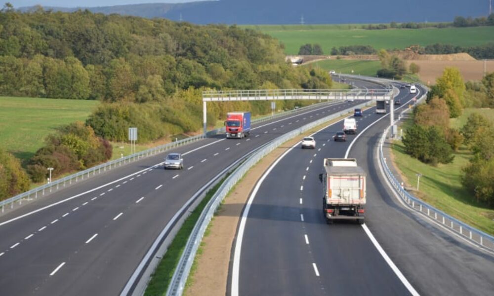 Evropská unie chce zpřísnit STK. Došlápnout si hodlá i na svolávací akce a elektromobily