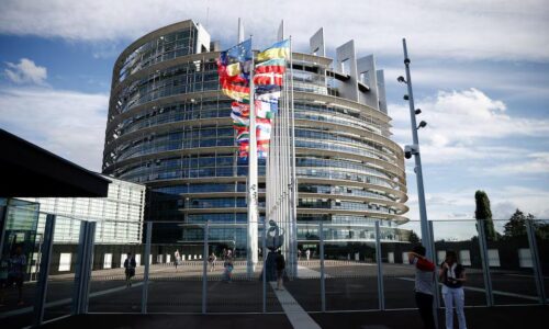Europarlament bude hlasovať o návrhu k stavu právneho štátu na Slovensku. Eurokomisiu vyzýva k opatreniam