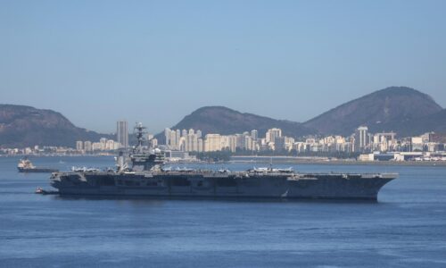 Americká lietadlová loď USS Nimitz v čase zvýšeného napätia medzi USA a Kubou vplávala do Karibského mora
