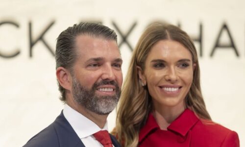 Trump nedorazil na svatbu nejstaršího syna. Není to dobré načasování, řekl