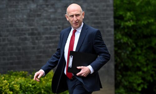Lietadlu s britským ministrom obrany pri ruskej hranici rušili GPS signál