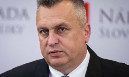 Danko odkázal, že vládu nepoloží, ani keby Fico Tarabu neodvolal. Čaká, že premiér dodrží slovo