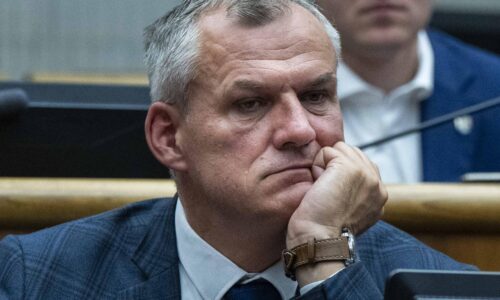 Poslanec Malatinec bude kandidovať na predsedu Banskobystrického kraja. Pri Lunterovi kritikou nešetril