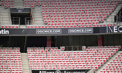 Veľký plány o hokeji na futbalovom štadióne narazili. Všetko sa presunie na sever