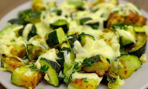 Schnelles Rezept für frittierte Zucchini. Sehr einfach und lecker!