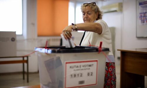 Voliči v Kosove po tretí raz za 18 mesiacov hlasujú v parlamentných voľbách