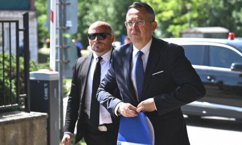 Opozícia podala návrh na odvolanie Kamenického, schôdza je zvolaná na pondelok