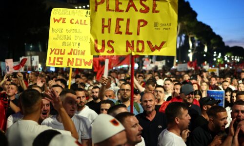 Hnev miestnych rastie. V Albánsku protestovali proti ďalšiemu luxusnému stavebnému projektu