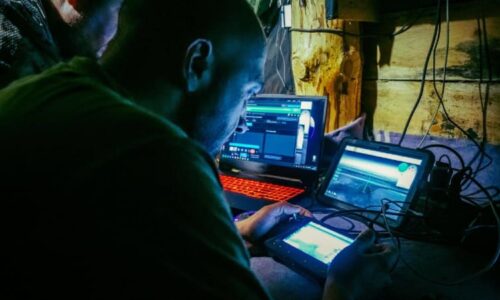 Okupanty děsí nová letecká bomba. Provrtá se i do krytu, Ukrajinci spustili rozsáhlou výrobu