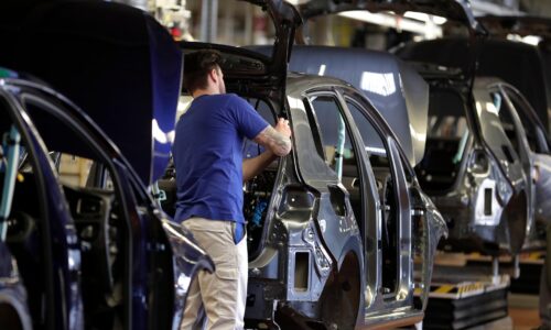 Nemecká vláda nechce zatváranie závodov Volkswagenu, konečné slovo má však automobilka