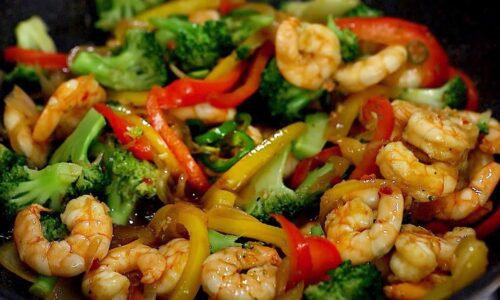 Ein schnelles und leckeres Rezept für Garnelen mit Gemüse in der Pfanne!