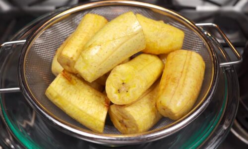 Schnelles Rezept mit Kochbananen in 5 Minuten. Einfaches Rezept zum Abendessen