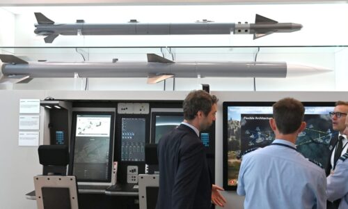 Politico: Na summite NATO sa plánuje podpísať dohody o výrobe amerických zbraní v Európe