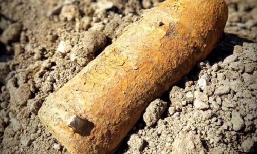 Deti našli pri hre v lese granát z druhej svetovej vojny. Zasahoval pyrotechnik