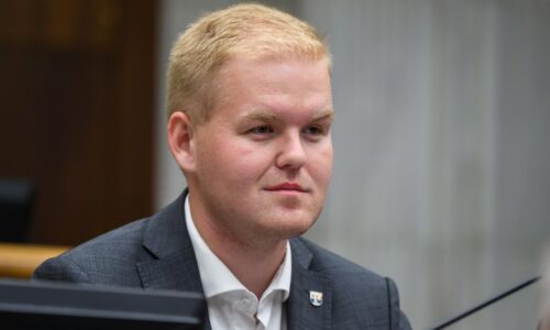 Poslanec Hlasu Bartek prehral súd s čurillovcami. Musí zverejniť video s ospravedlnením
