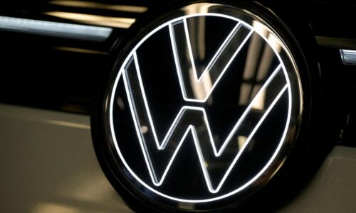 V hre je až 100-tisíc pracovných miest. Volkswagen rokuje o úspornom programe aj možnom zatváraní závodov
