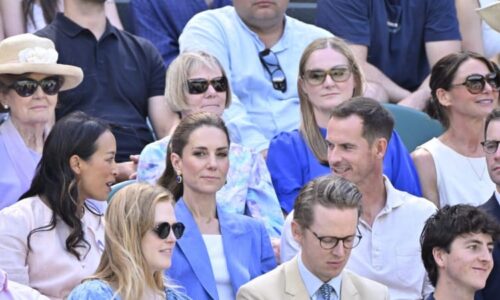 Přísný dress code a malé rebélie. Jaké outfity letos zvolily celebrity na Wimbledonu?
