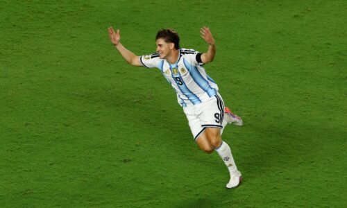 MS vo futbale: Argentína prežila drámu, potom udrel výstavným gólom Alvarez. Švajčiarsky sen sa rozplynul