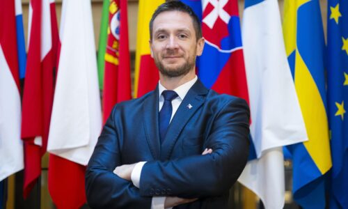 Podľa Uhríka Ukrajina pôžičky od EÚ nesplatí. Doplatíme na to aj my, tvrdí šéf Republiky