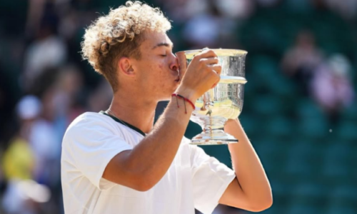 Titul na Wimbledone sčasti patrí aj Slovensku. Americký mladík má korene v Bratislave a rozpráva plynule po slovensky – FOTO