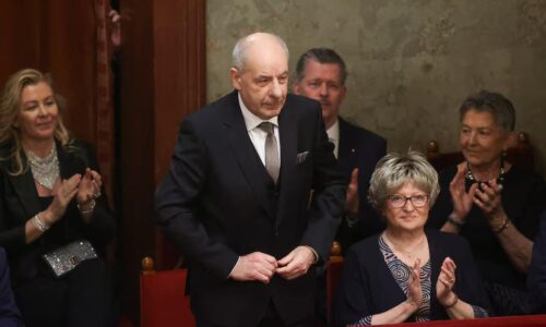 Maďarský prezident ešte nepodpísal novelu ústavy, ktorou by zanikol jeho mandát