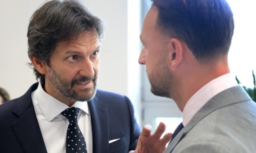 Pred voľbami sa miešajú karty. V hre je Republika aj návrat Hlasu k Smeru, tvrdí minister obrany Kaliňák