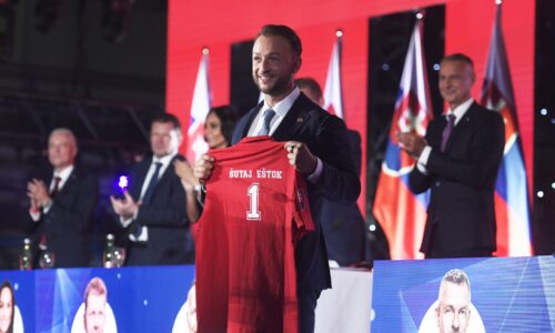 Hlas po dlhom prepade vyslal signál obratu. Cesta späť nahor vedie cez jednu skupinu voličov