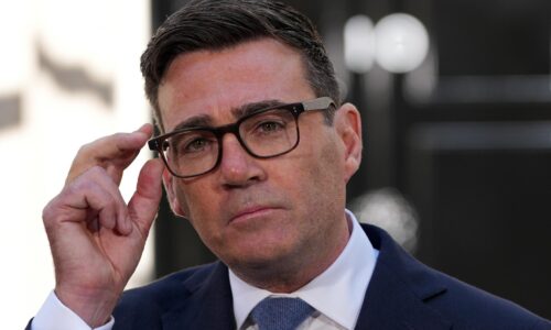 Namiesto nudného patróna showman. Burnham strieda na čele vlády Starmera, čo čaká Britániu?