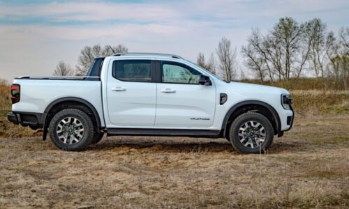 TEST: Ford Ranger PHEV – Drsný pracant a „powerbanka“